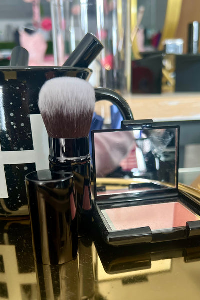 Kabuki Brush With Lid