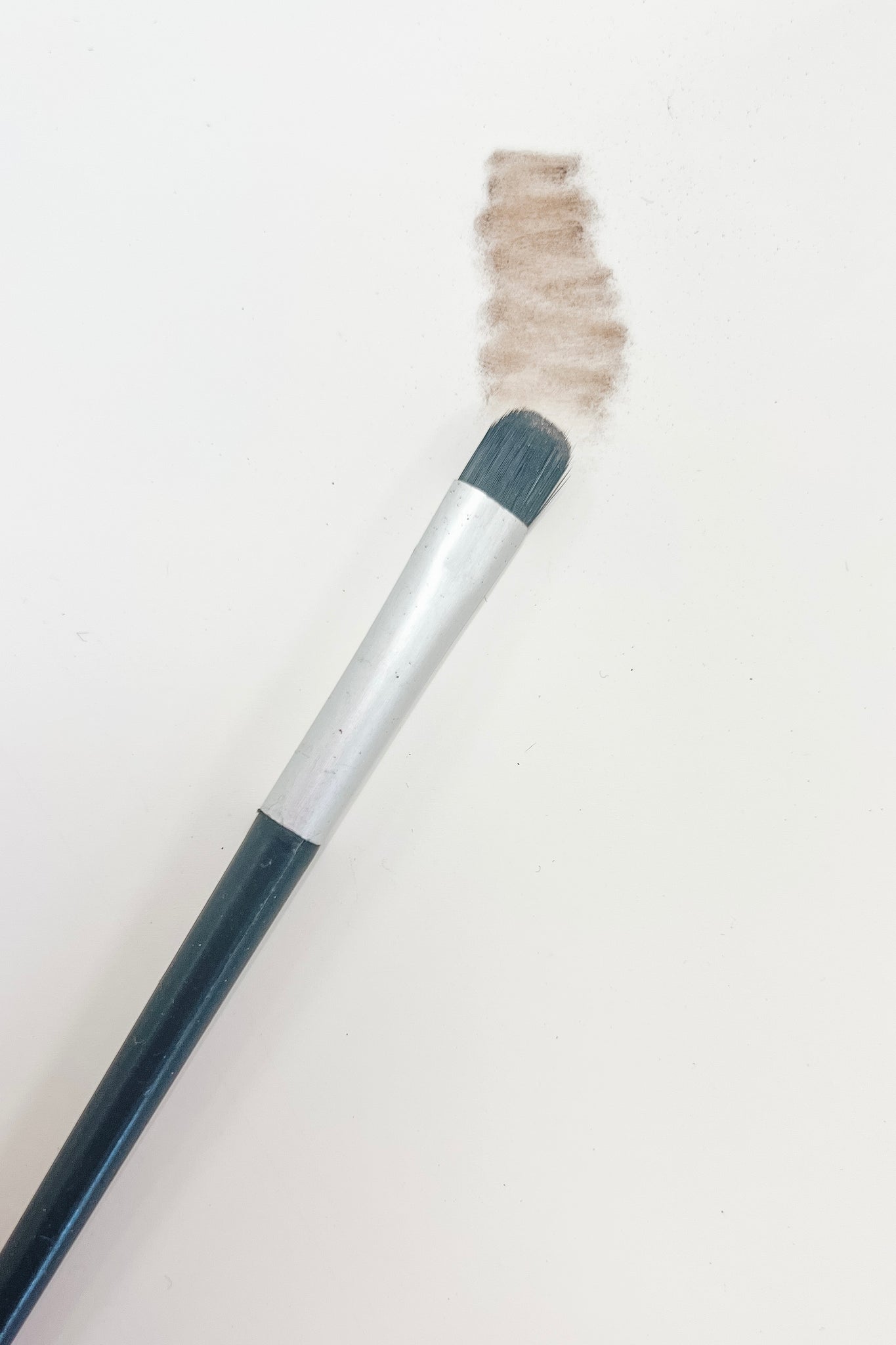 Medium Eyeshadow Makeup Brush